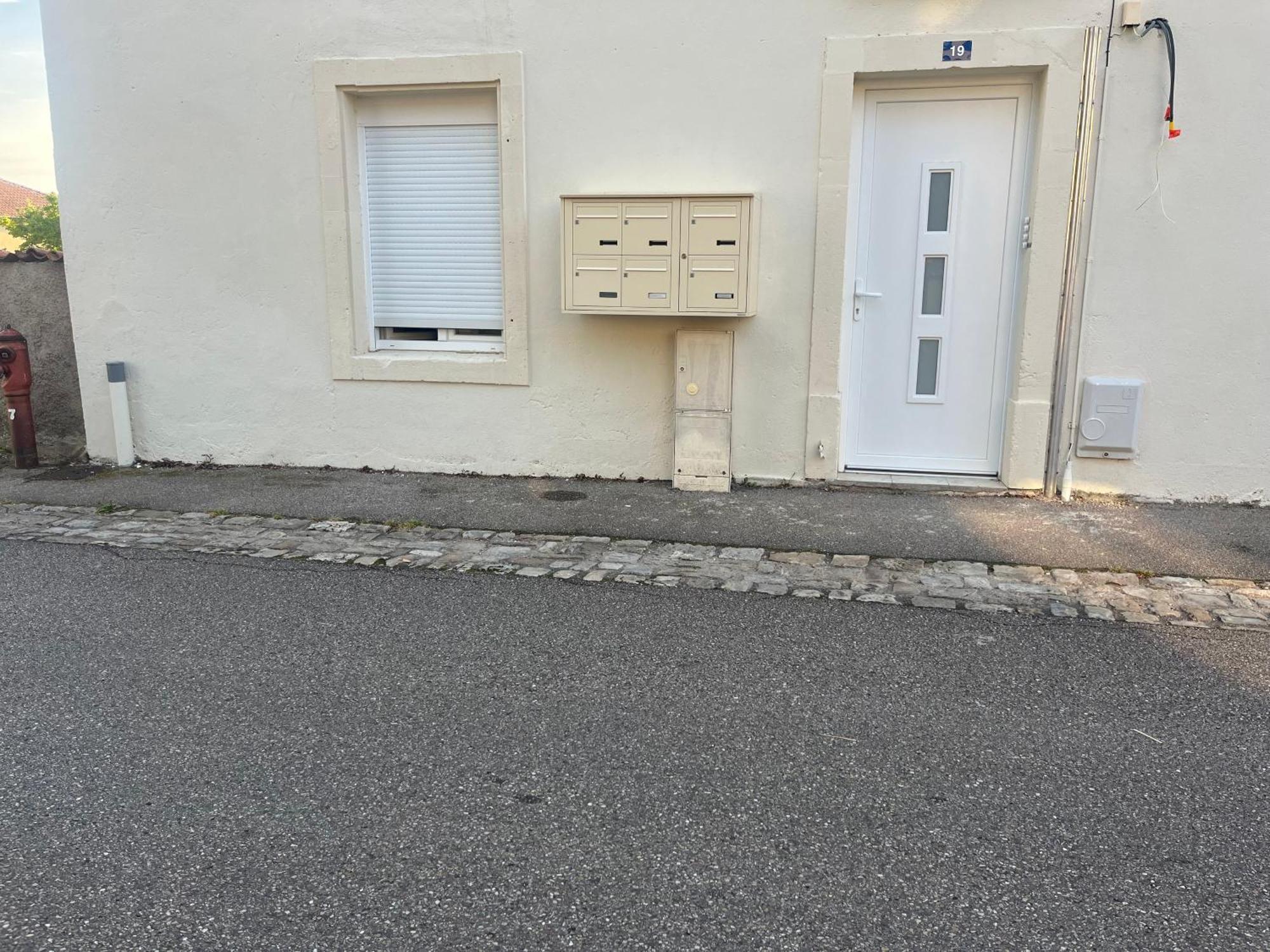Le Petit Nouveau Avec Jardin Pont-a-Mousson Luaran gambar